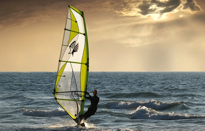 windsurfing-2298647_960_720